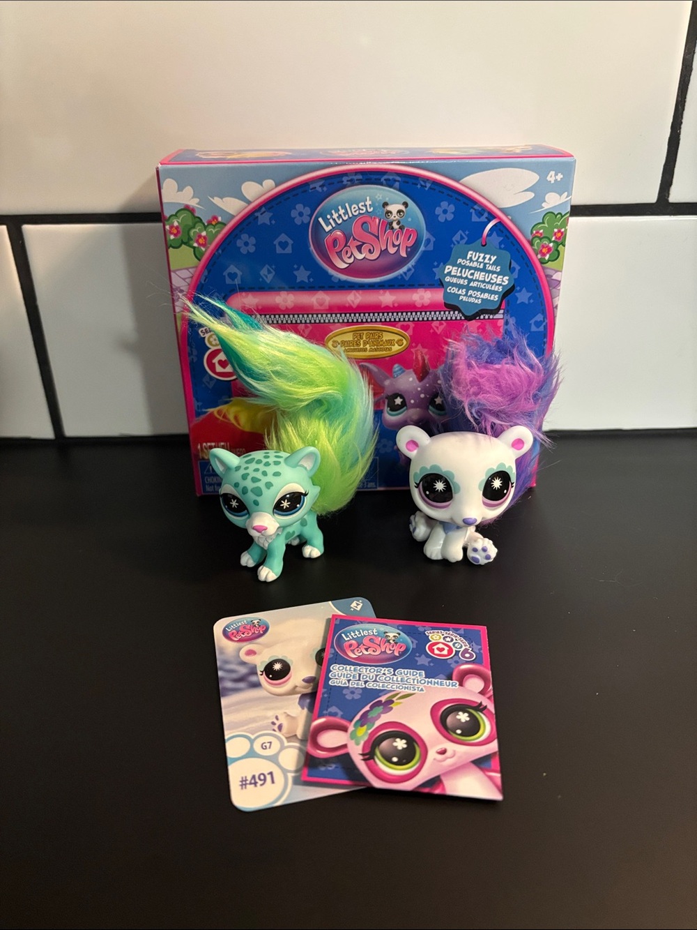 Littlest Pet Shop Twisted Tails Pet Pairs Series 6 Snow Leopard & Polar Bear